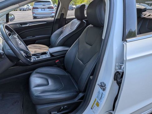 Used 2019 Ford Fusion Titanium FWD image 8