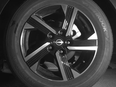 Used 2025 Nissan Sentra SV FWD image 27