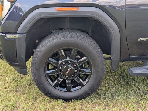 Used 2024 GMC Sierra 2500 AT4 w/ AT4 Preferred Package image 13