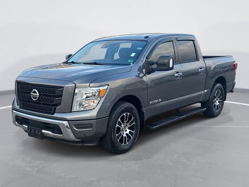Used 2021 Nissan Titan SV w/ SV Convenience Package image 1
