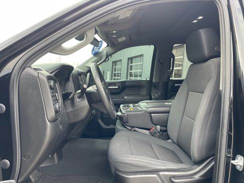 Used 2020 Chevrolet Silverado 1500 Custom w/ Custom Value Package image 10