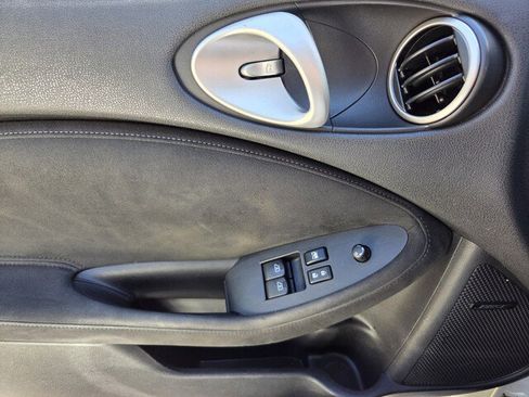 Used 2017 Nissan 370Z Touring image 29