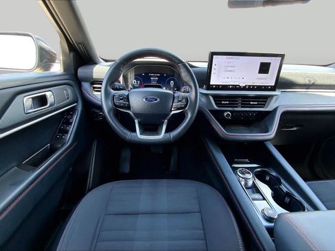 Used 2025 Ford Explorer ST-Line AWD/4WD image 6