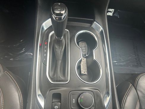 Used 2018 Chevrolet Traverse RS FWD image 20
