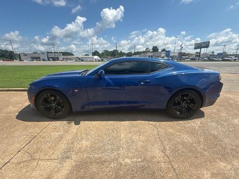 Used 2020 Chevrolet Camaro LT RWD image 5