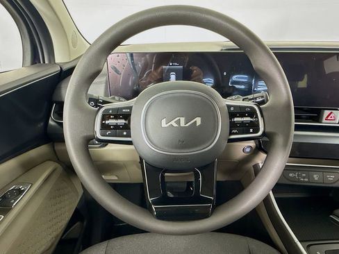 New 2026 Kia Carnival LX FWD image 12