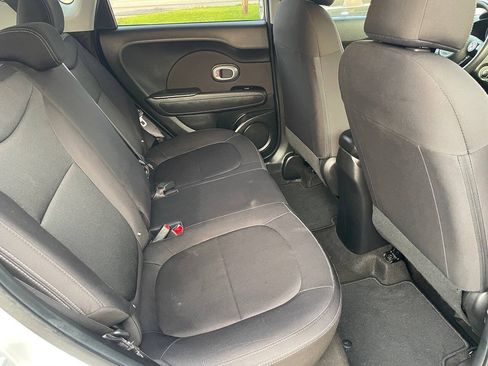 Used 2018 Kia Soul w/ Convenience Package FWD image 11