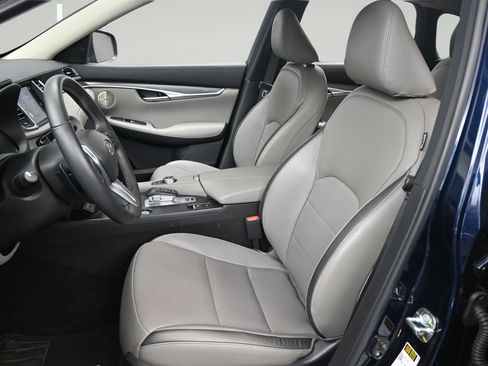 Used 2025 INFINITI QX50 Luxe AWD/4WD image 9