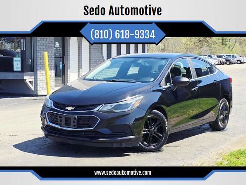 Used 2017 Chevrolet Cruze LT image 1