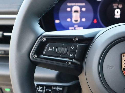Certified 2025 Porsche Macan 4S Electric AWD/4WD image 31