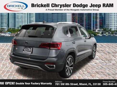 Used 2022 Volkswagen Taos SE FWD image 6