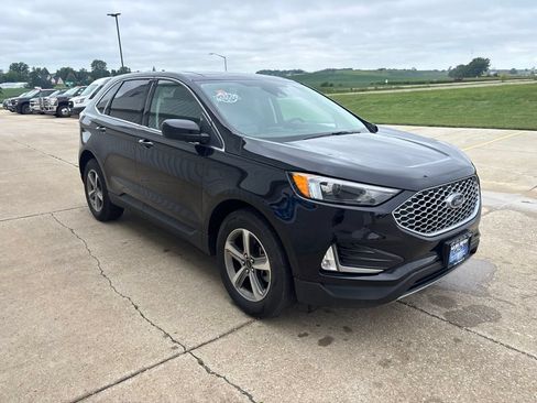 Certified 2023 Ford Edge SEL w/ Convenience Package AWD/4WD image 3