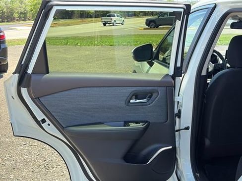 Certified 2023 Nissan Rogue SV AWD/4WD image 22