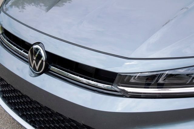 Used 2026 Volkswagen Jetta SE FWD image 12