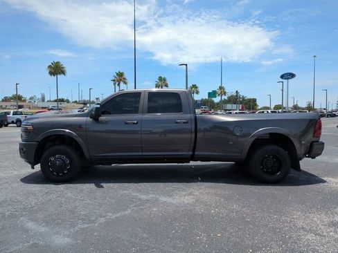 Used 2025 RAM 3500 Limited AWD/4WD image 9