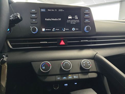 New 2026 Hyundai Elantra SE image 23