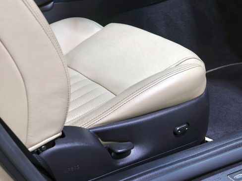 Used 2005 Ford Thunderbird image 61