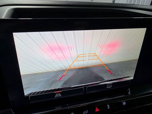 Used 2024 GMC Sierra 1500 SLT image 14