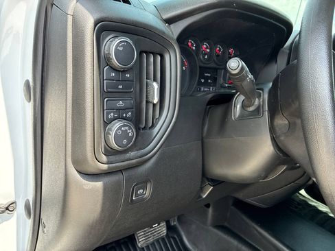 Used 2024 Chevrolet Silverado 2500 W/T AWD/4WD image 21