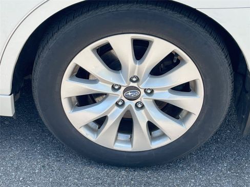 Used 2017 Subaru Legacy 2.5i Premium AWD/4WD image 9