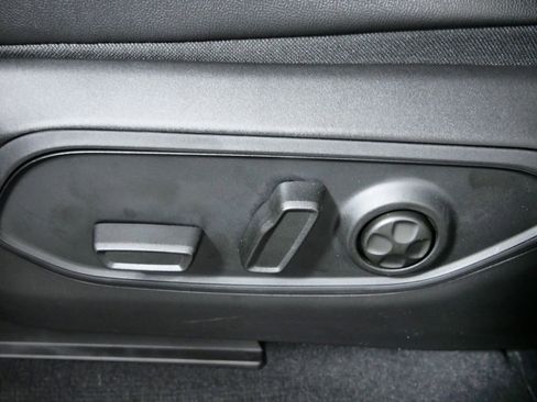 Used 2024 Jeep Grand Cherokee Altitude image 38