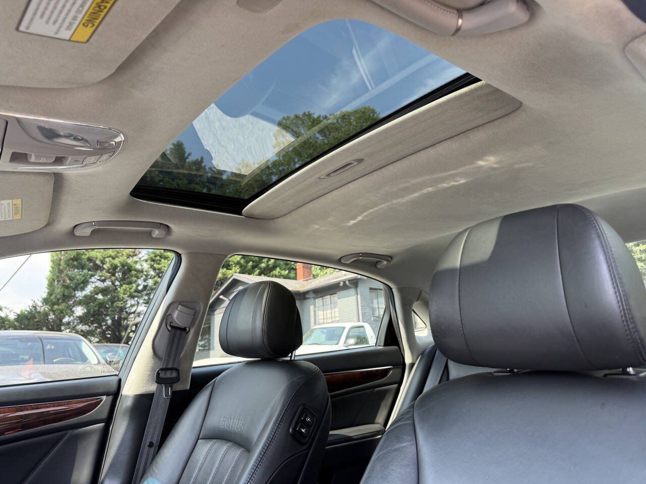 Used 2012 Hyundai Equus Signature RWD image 22