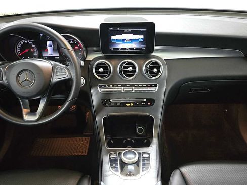 Certified 2018 Mercedes-Benz GLC 300 4MATIC image 18