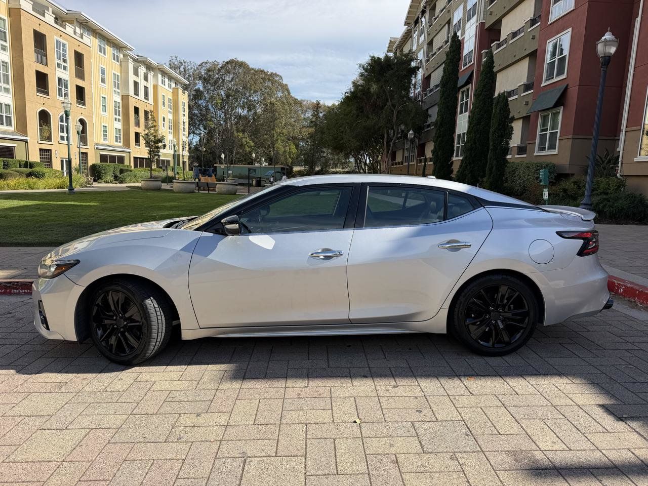Used 2022 Nissan Maxima SV w/ Floor Mat Group FWD image 16