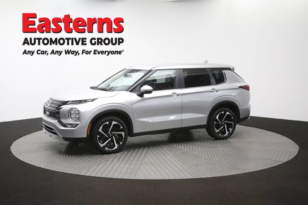 Used 2024 Mitsubishi Outlander SE AWD/4WD image 57