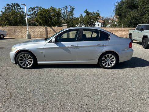 Used 2011 BMW 328i Sedan RWD image 2