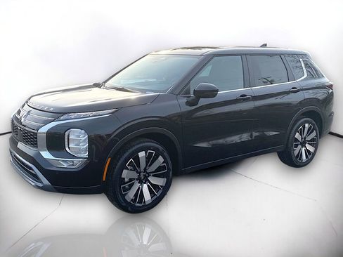 New 2026 Mitsubishi Outlander SE image 2