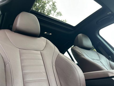 Used 2025 BMW 330i Sedan w/ Premium Package image 20