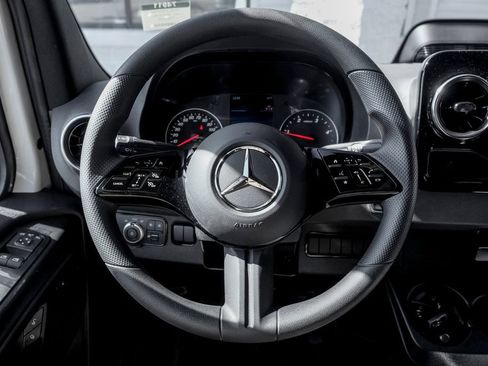 Used 2026 Mercedes-Benz Sprinter 2500 image 15