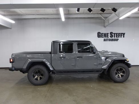 Used 2021 Jeep Gladiator Sport AWD/4WD image 3