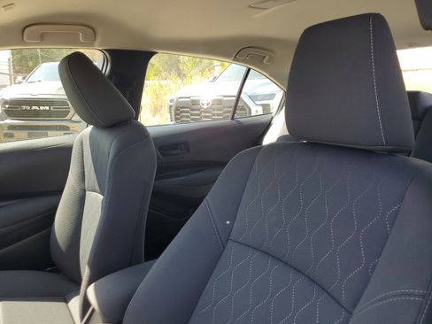 Used 2025 Toyota Corolla LE image 16