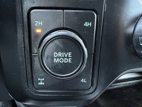 Used 2023 Ford F250 Lariat w/ Chrome Package image 34