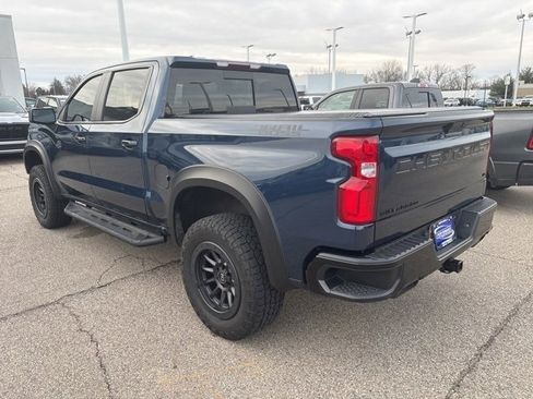 Used 2021 Chevrolet Silverado 1500 LT Trail Boss w/ Convenience Package II image 2