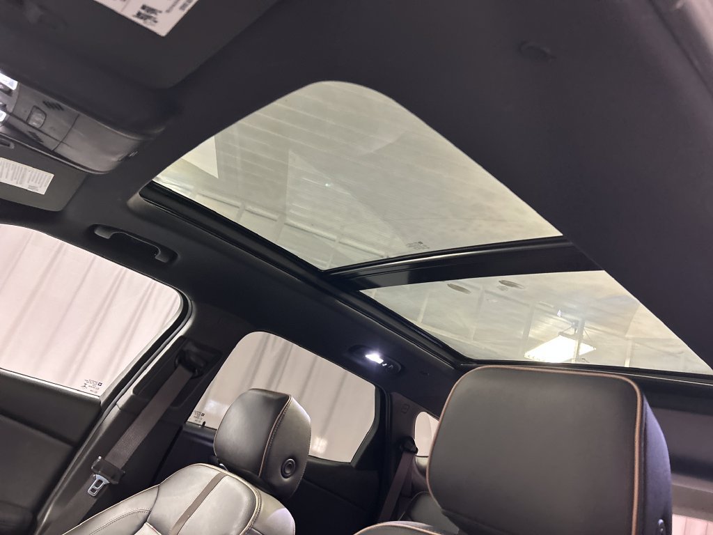 Used 2019 Chevrolet Blazer Premier w/ Sun and Wheels Package AWD/4WD image 23