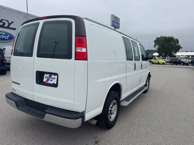 Used 2024 Chevrolet Express 2500 w/ Driver Convenience Package RWD image 5