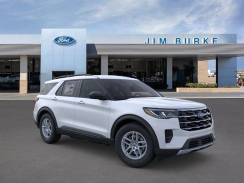 New 2026 Ford Explorer Active RWD image 7