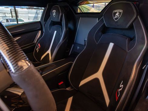 Used 2020 Lamborghini Aventador SVJ AWD/4WD image 15