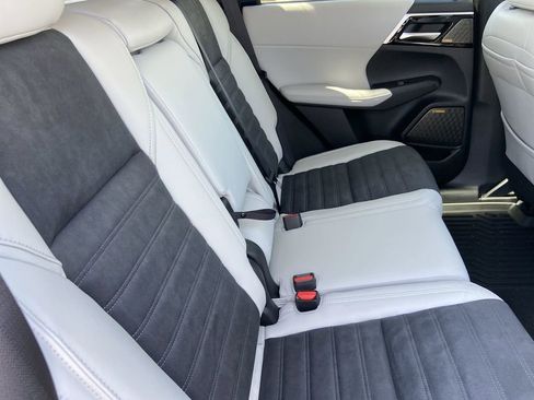New 2026 Mitsubishi Outlander SE FWD image 24