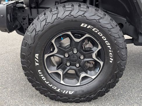 Used 2021 Jeep Wrangler Unlimited Rubicon 4xe w/ Dual Top Group image 12