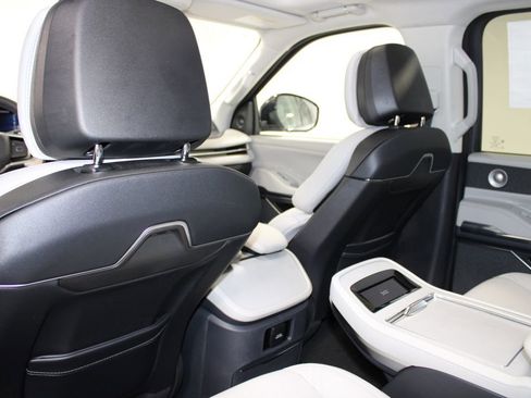 New 2026 Lincoln Navigator L Reserve image 30