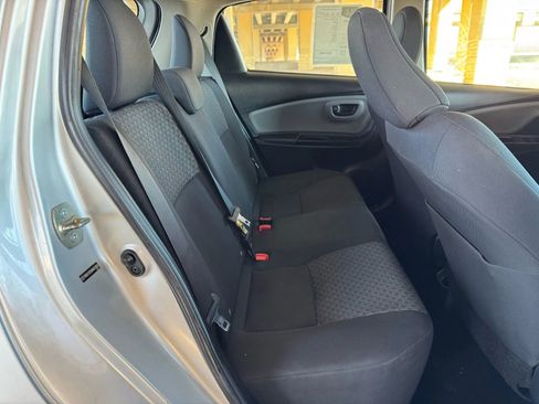 Used 2017 Toyota Yaris L image 21