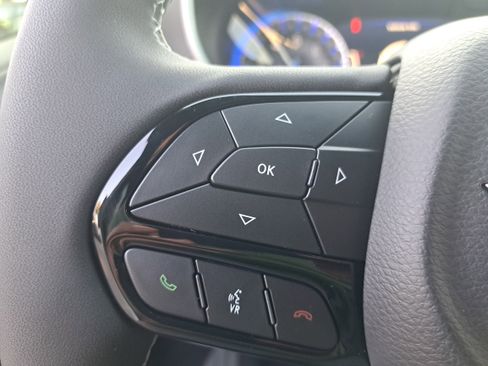 New 2026 Chrysler Pacifica Select image 13