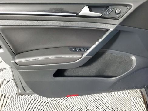 Used 2019 Volkswagen Golf R 4-Door image 17