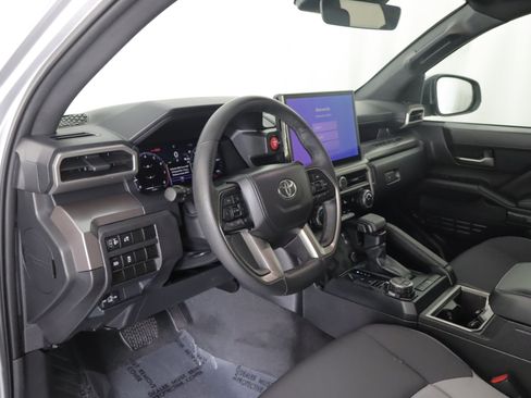 Used 2024 Toyota Tacoma TRD Off-Road AWD/4WD image 9