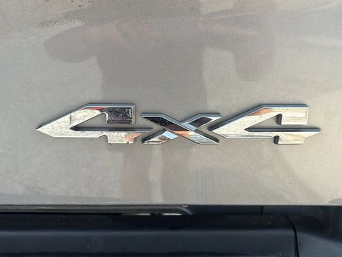 Used 2024 RAM 2500 Tradesman w/ Chrome Appearance Group AWD/4WD image 5