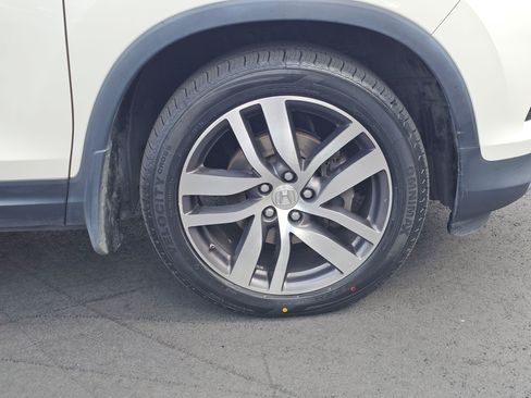 Used 2017 Honda Pilot Touring image 9